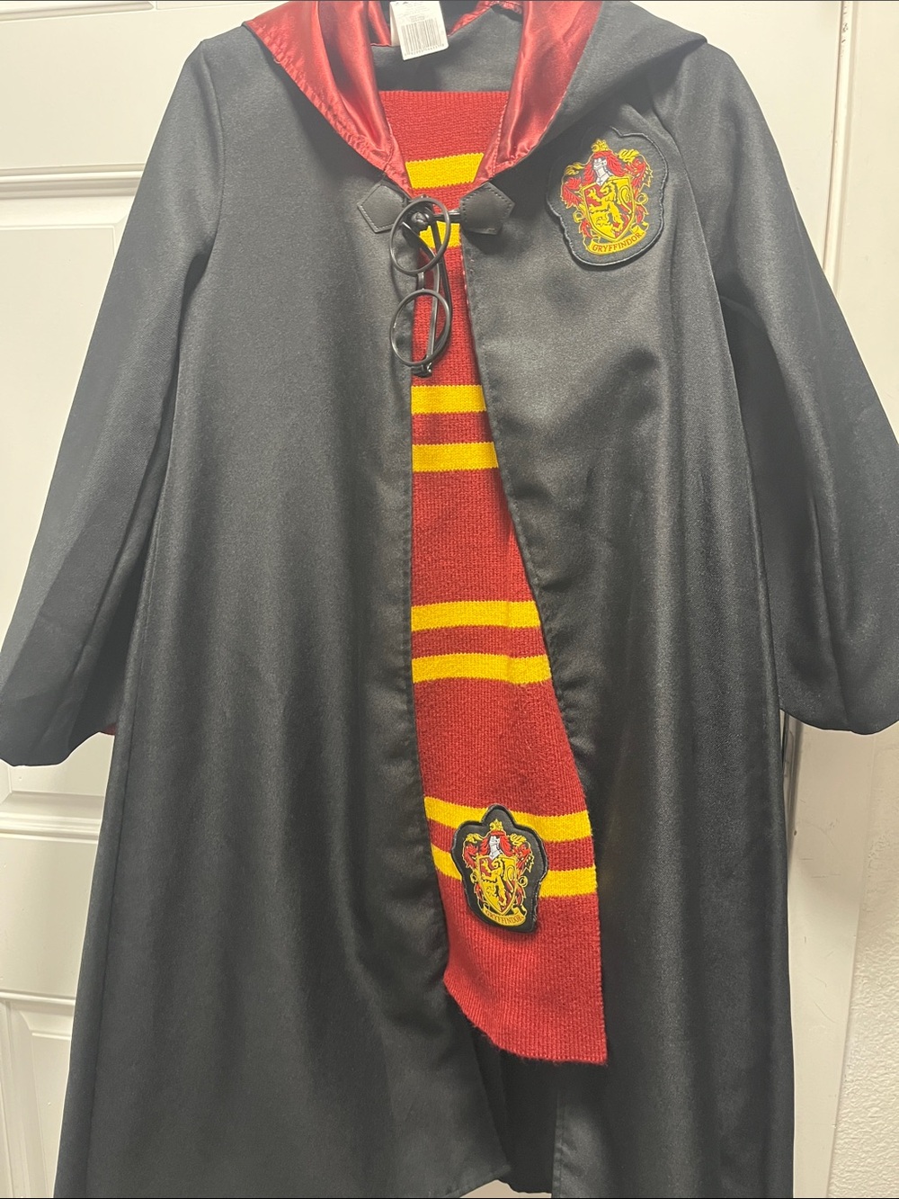Harry potter Black Hooded Wizard Robe with Red and Yellow Scarf M (7-8)